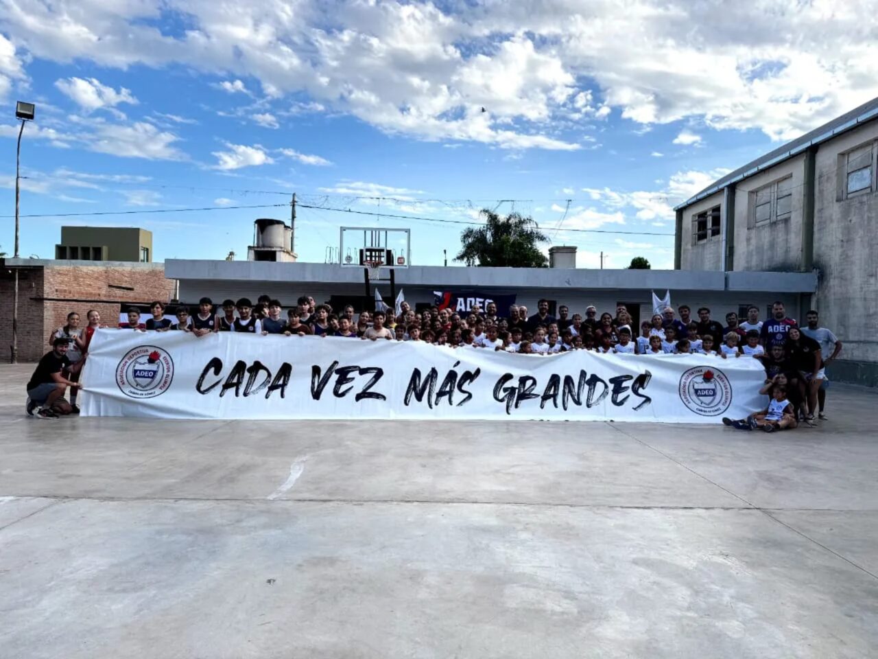 CAÑADA DE GOMEZ: EL INTENDENTE PARTICIPÓ DE LA INAUGURACIÓN DEL NUEVO PLAYÓN DEPORTIVO DEL CLUB ADEO
