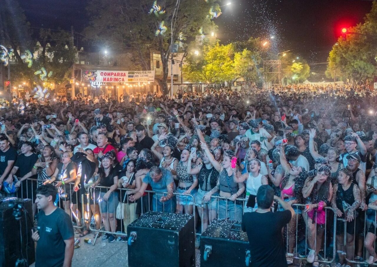 LOS CARNAVALES DE CREMERÍA FUERON TODO UN ÉXITO: TRES NOCHES A PURO RITMO Y COLOR
