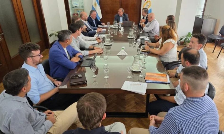 FELIPE MICHLIG ENCABEZÓ UNA RONDA DE CONSULTAS POR EL PROYECTO DE LEY ORGÁNICA DE MUNICIPIOS