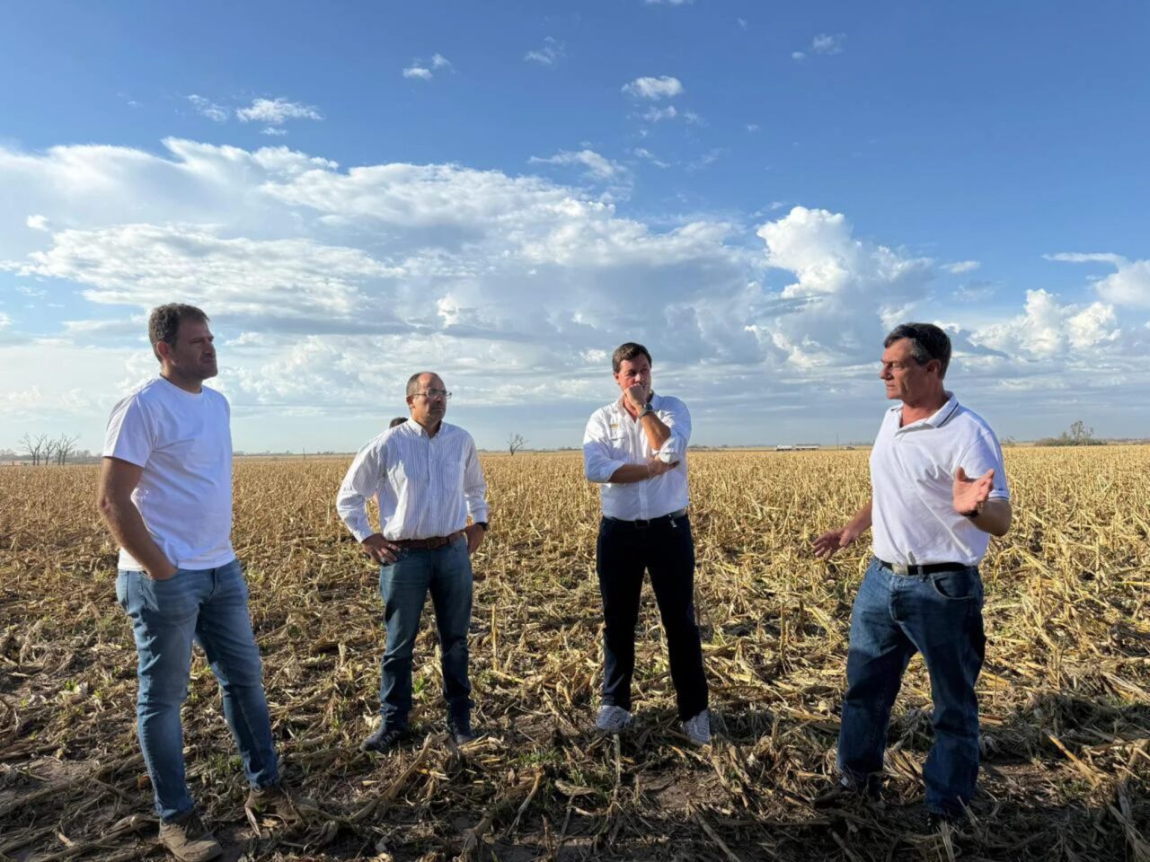 VERDECCHIA ACOMPAÑÓ EL RELEVAMIENTO DE DAÑOS EN CAMPOS AFECTADOS POR EL TEMPORAL