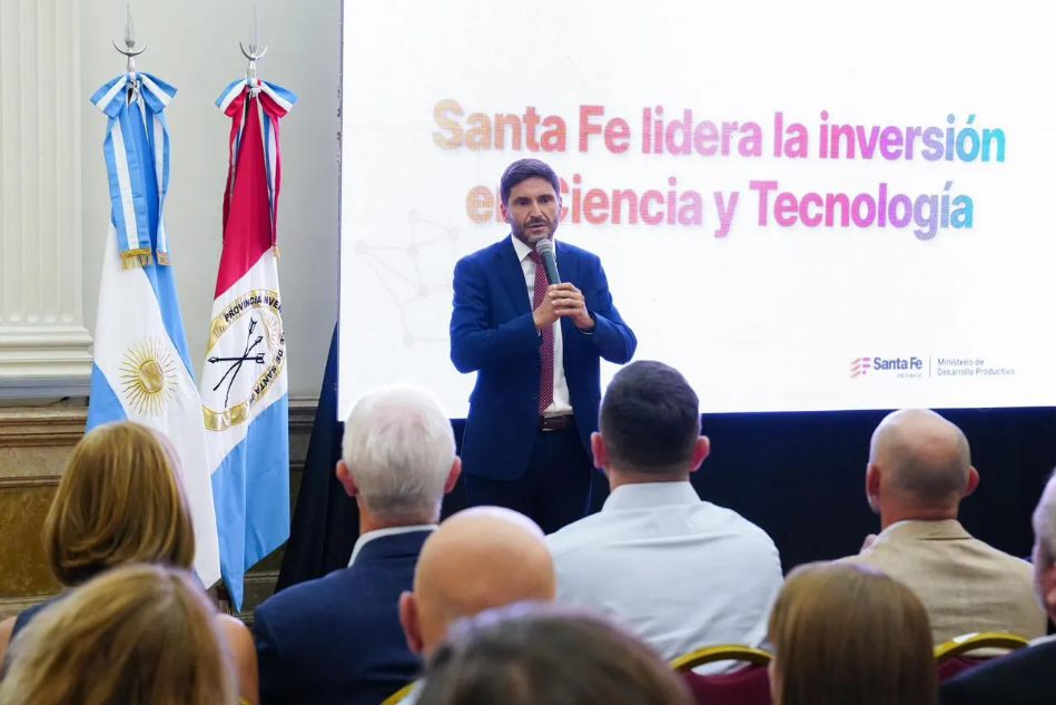 PULLARO: “SANTA FE MUESTRA UN MODELO DISTINTO EN CIENCIA E INNOVACIÓN”