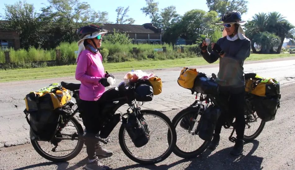 CICLOVIAJEROS DE PASO POR LAS ROSAS: RECORRIERON 16 PROVINCIAS Y 15 MIL KILÓMETROS EN DOS AÑOS
