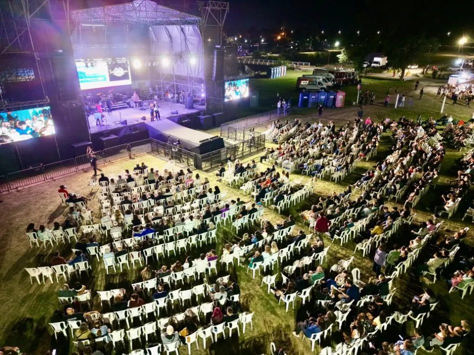 GRAN INICIO DEL FESTIVAL LAS TRES LUNAS CON LA LUNA ROCK