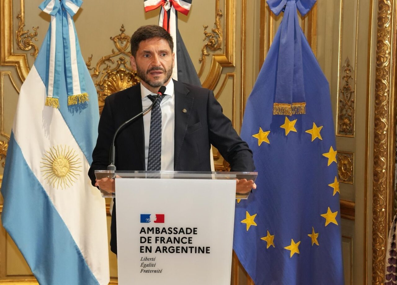 PULLARO FIRMÓ UN ACUERDO CON FRANCIA PARA FINANCIAR MEJORAS ENERGÉTICAS EN HOSPITALES, ESCUELAS Y AEROPUERTOS DE SANTA FE