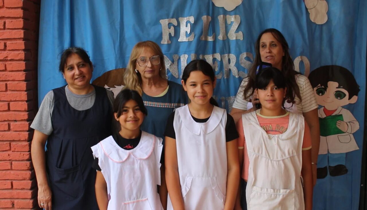 LA ESCUELA SAN MARTÍN CELEBRÓ SUS 80 AÑOS DE HISTORIA EN LAS ROSAS
