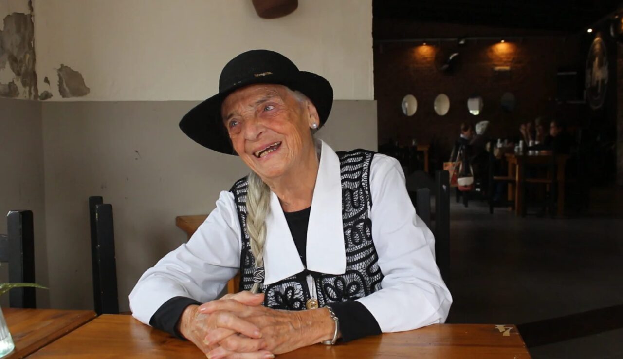 LAS ROSAS: RECONOCIMIENTO A MARTA PONS Y DANTE CAVAGLIA POR SU APORTE A LA CULTURA