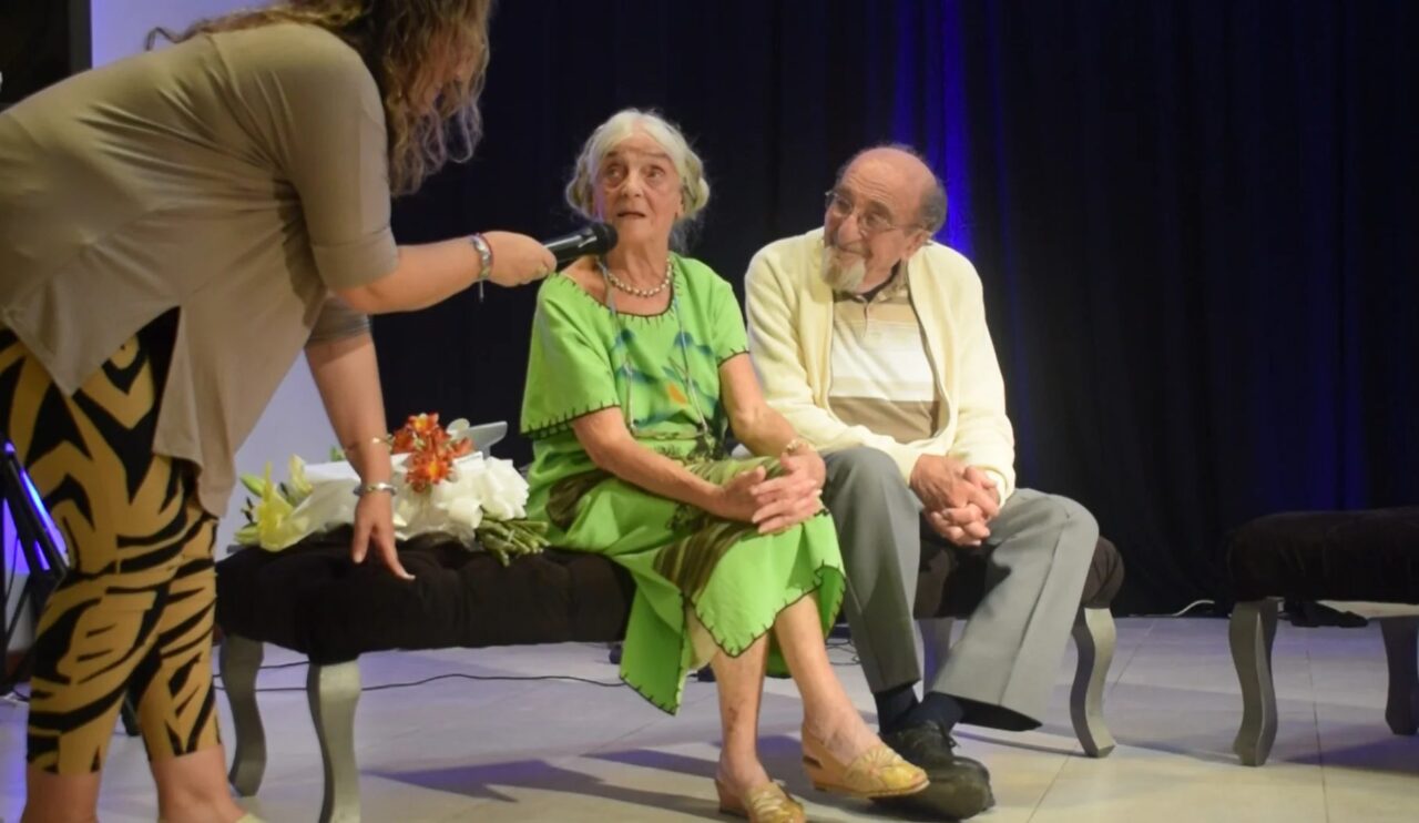 LA BIBLIOTECA SARMIENTO LAS ROSAS HOMENAJEÓ A MARTA Y DANTE CAVAGLIA