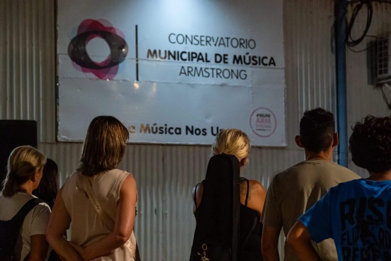 ARMSTRONG: EL CONSERVATORIO MUNICIPAL DE MÚSICA INICIÓ SUS CLASES
