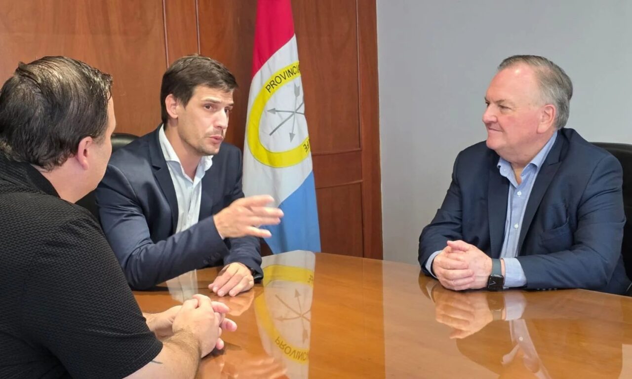 EL SENADOR FELIPE MICHLIG Y EL INTENDENTE LEONARDO VIOTTI MANTUVIERON UNA REUNIÓN DE TRABAJO EN LA MUNICIPALIDAD DE RAFAELA