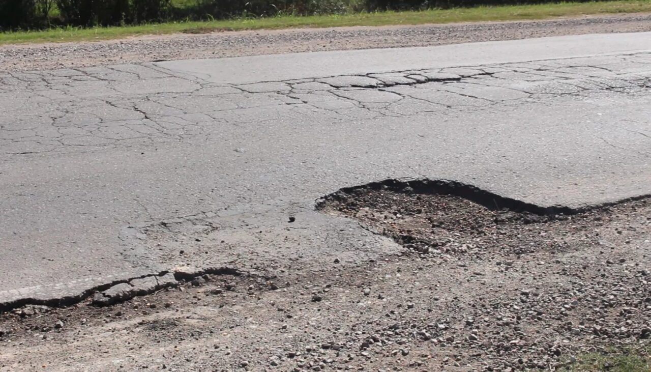LA RUTA 178 EN LAS ROSAS: OBRAS INCONCLUSAS Y UN TRAMO URBANO “BOMBARDEADO”