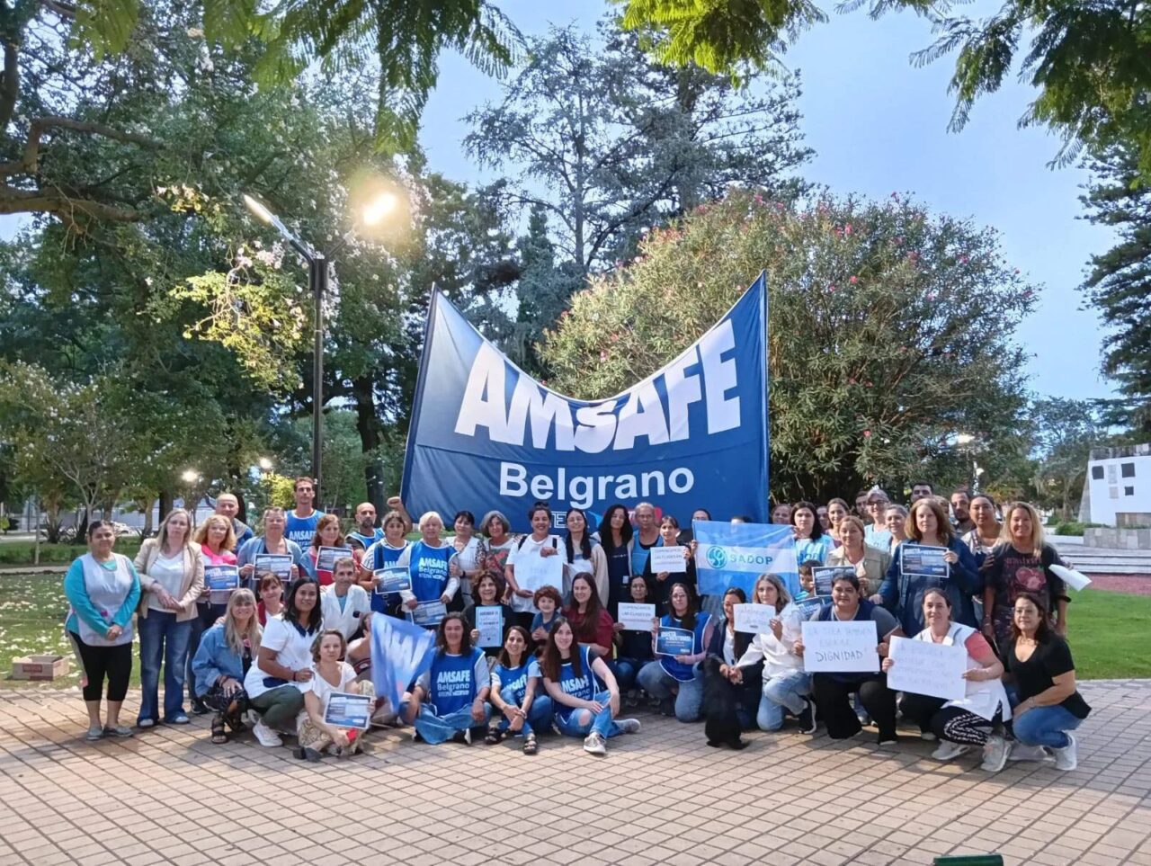 AMSAFE BELGRANO SE MANIFESTÓ EN LAS ROSAS POR LA SITUACIÓN SALARIAL DOCENTE