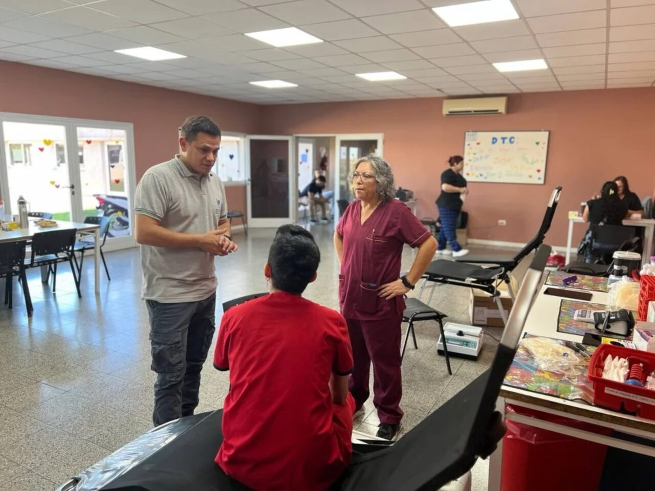 EXITOSA COLECTA DE SANGRE EN LAS PAREJAS: “UNA JORNADA SOLIDARIA QUE SALVA VIDAS”