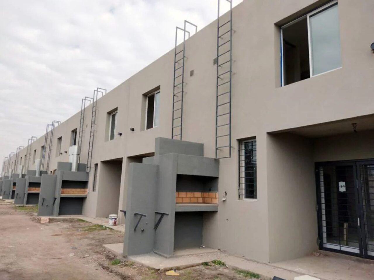 BARRIO DE LA UOM EN LAS PAREJAS: AVANZAN GESTIONES PARA AGILIZAR LA ENTREGA DE VIVIENDAS