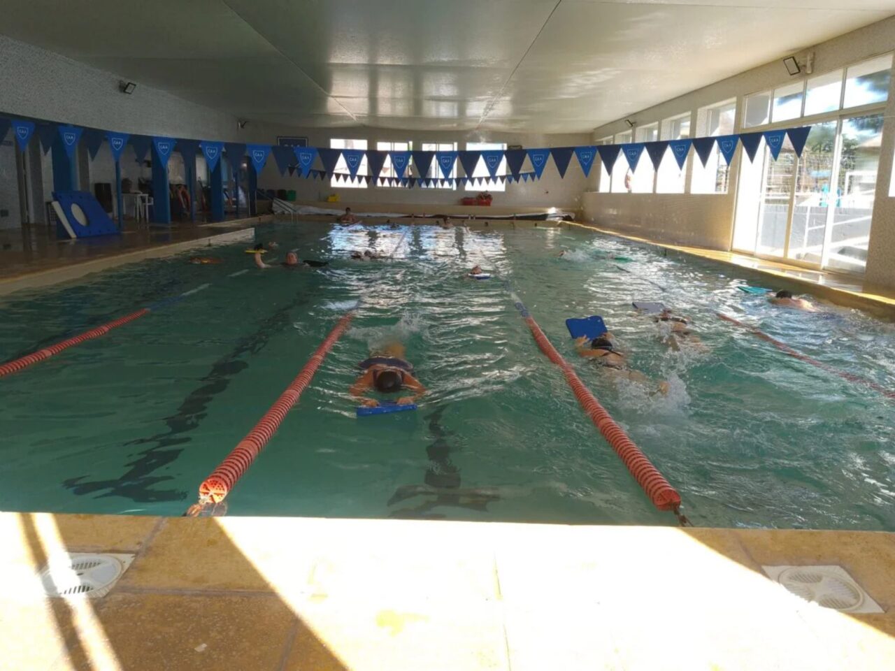 COMIENZA UN CURSO DE GUARDAVIDAS EN CLUB ALMAFUERTE
