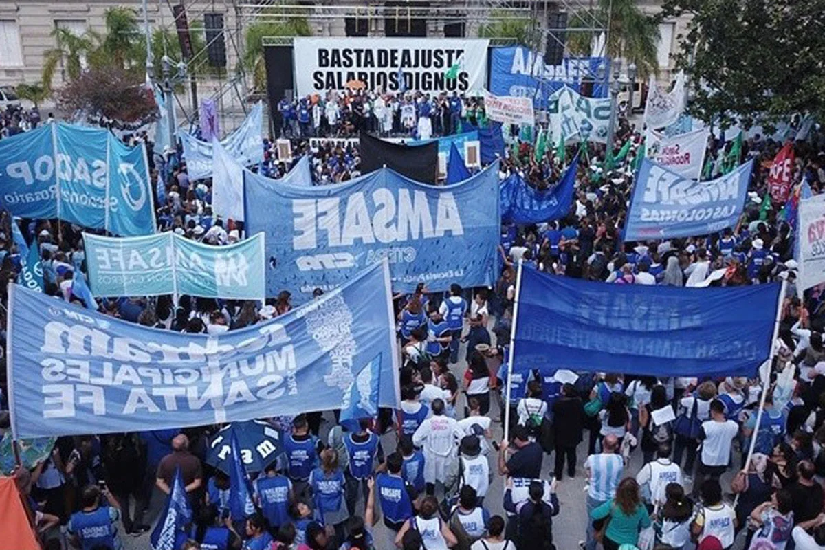 PARO DOCENTE: AMSAFE CONFIRMÓ MÁS DEL 70% DE ADHESIÓN A LA MEDIDA DE FUERZA