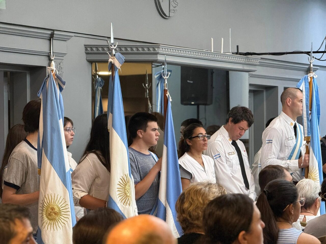 ARMSTRONG HONRÓ A CAÍDOS Y VETERANOS DE MALVINAS