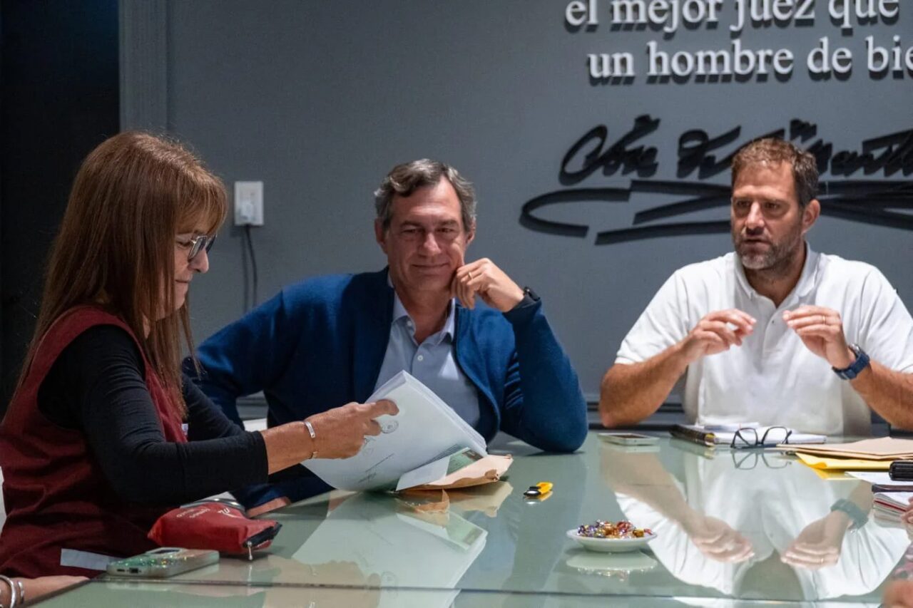 ARMSTRONG: SE REALIZÓ LA APERTURA DE SOBRES PARA LA CONSTRUCCIÓN DE UN AULA EN EL JARDÍN N° 33