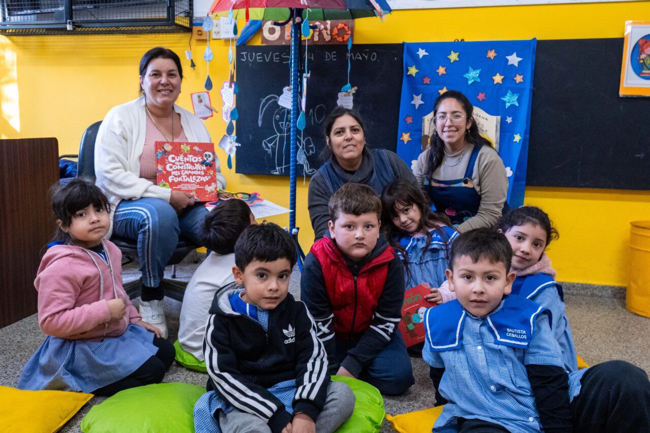 “UN NIÑO, UN CUENTO”: ARMSTRONG FORTALECE EL HÁBITO DE LA LECTURA DESDE LA PRIMERA INFANCIA