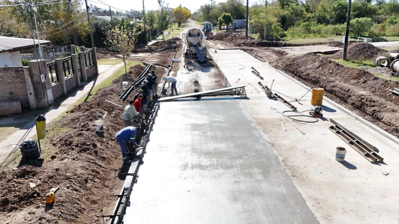 CAÑADA DE GÓMEZ: AVANZA EL PAVIMENTO DE CALLE OROÑO