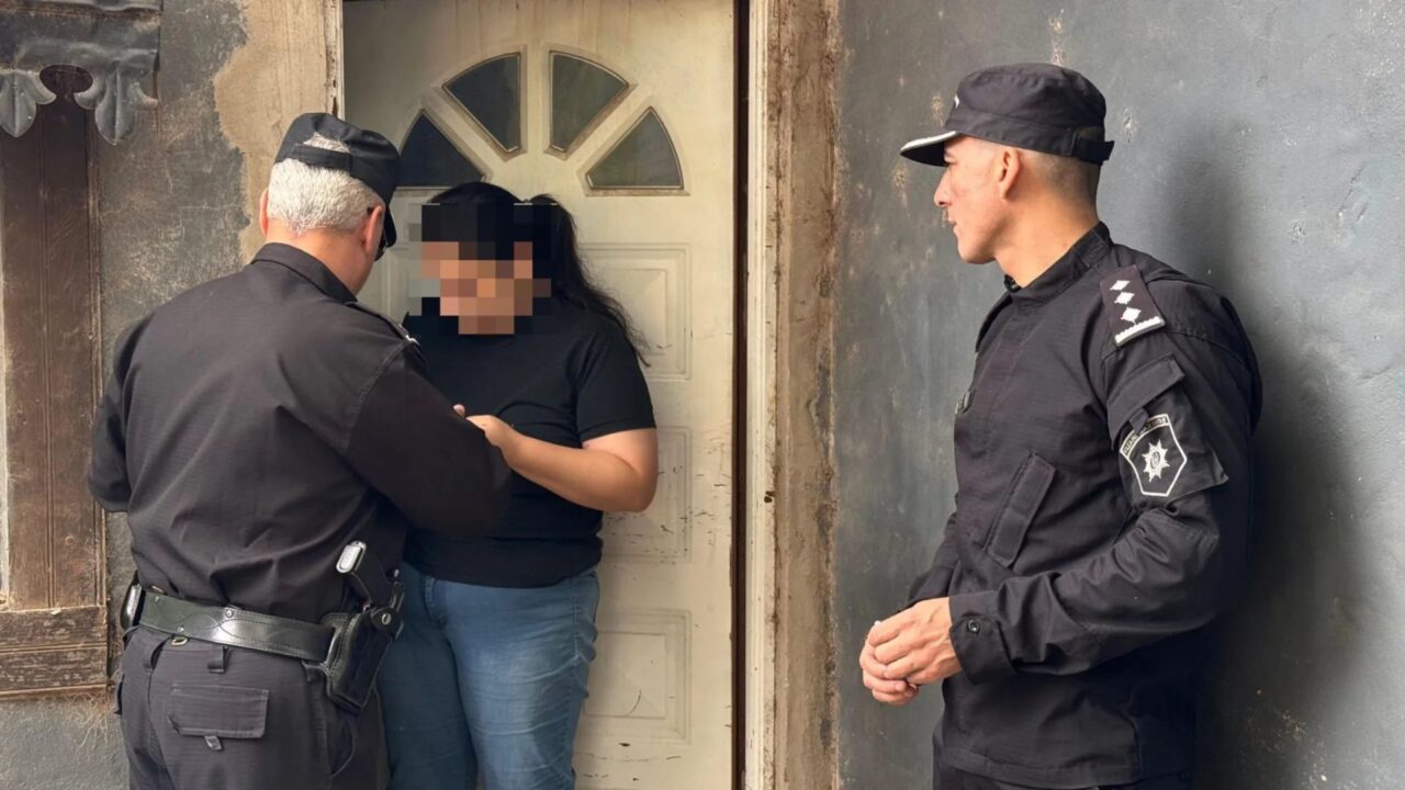 “¿QUÉ HICISTE, NO TE DA VERGÜENZA?”: CONTINÚAN LAS INTIMACIONES DEL GOBIERNO A PADRES POR EL COSTO OPERATIVO DE LAS AMENAZAS EN LAS ESCUELAS