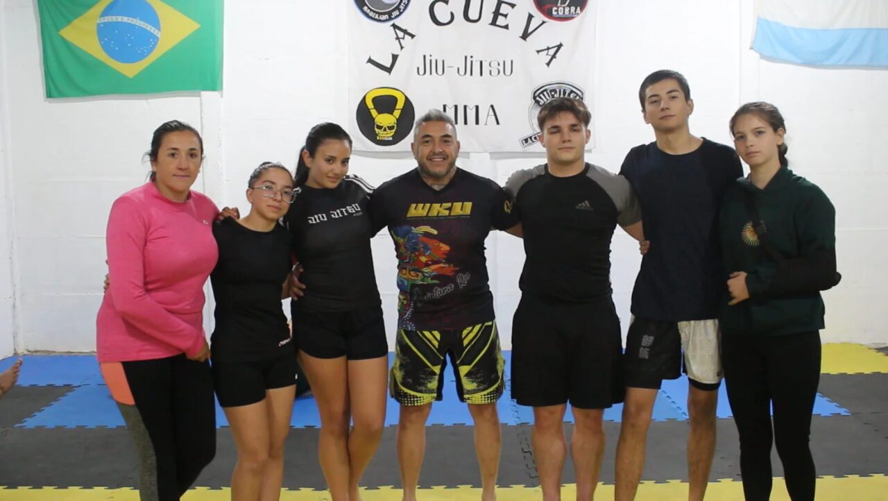 ATLETAS DE LA CUEVA PARTICIPARON DE UNA VELADA DE MMA EN RAFAELA