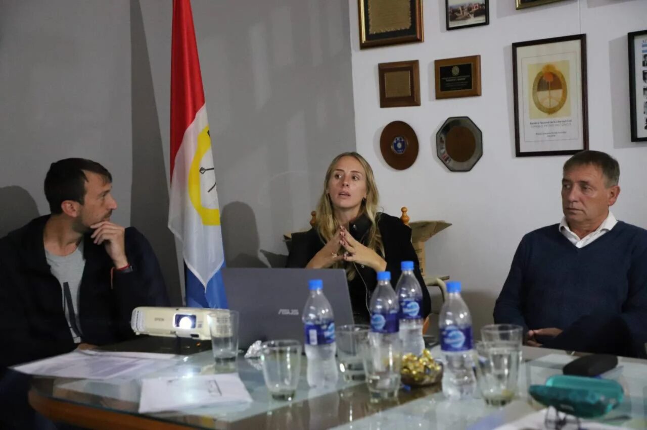 LAS PAREJAS AVANZA EN NUEVOS MODELOS DE VIVIENDAS MUNICIPALES