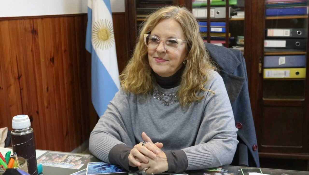 CHARLA PARA ADOLESCENTES Y FAMILIAS EN LA ESCUELA N.º 8120 DE MONTES DE OCA