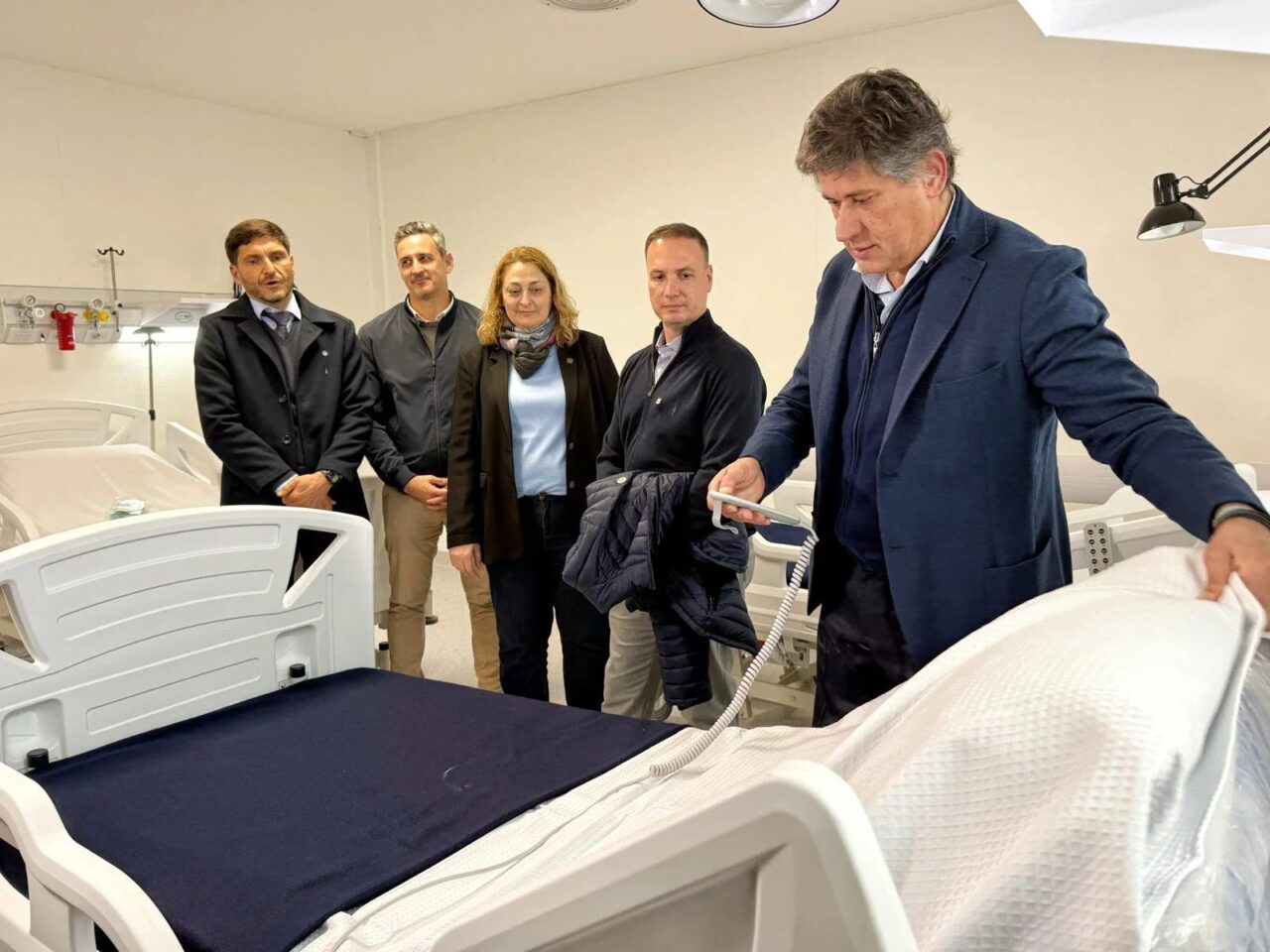 PULLARO INAUGURÓ EL HOSPITAL SAMCO DE FUNES: “EN EL MOMENTO MÁS DURO DE LA ECONOMÍA, CUANDO OTROS CORTABAN LA OBRA PÚBLICA PARA PAGAR SALARIOS, EN SANTA FE LA MULTIPLICAMOS”