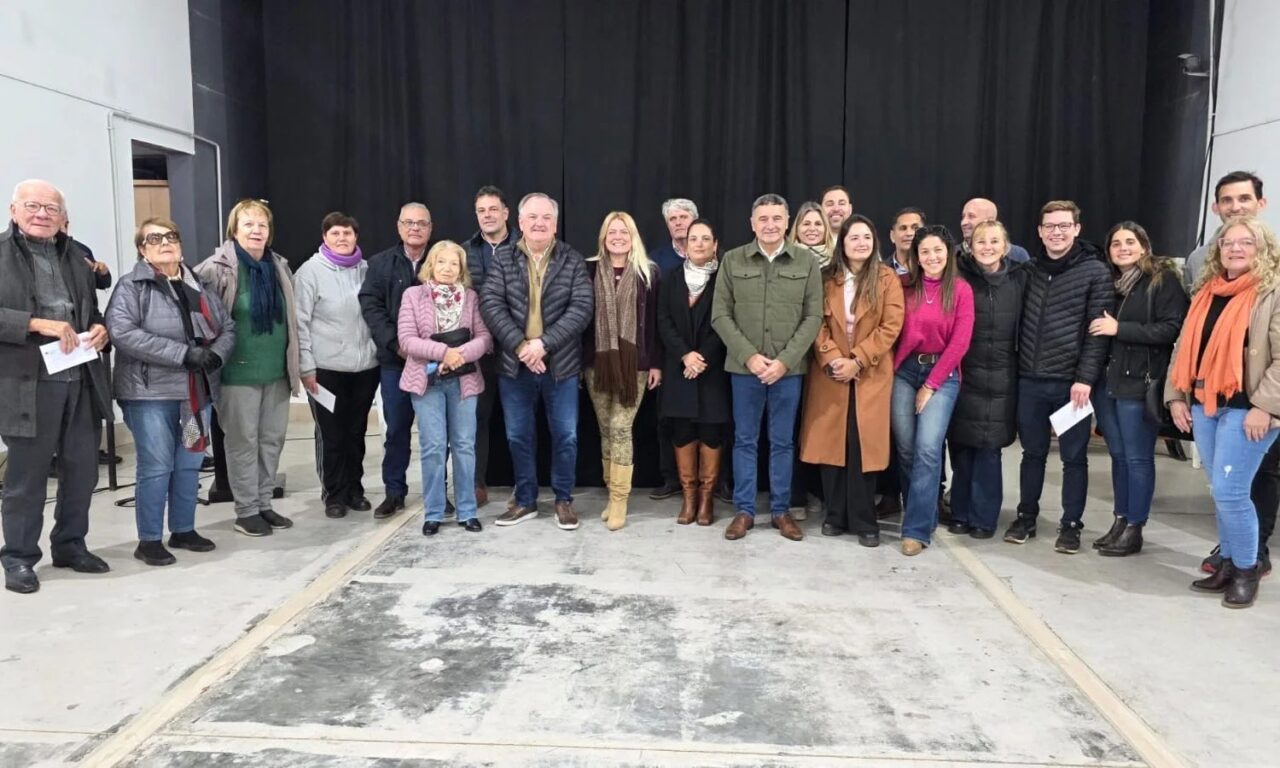 EN CERES SE ENTREGARON APORTES INSTITUCIONALES Y SE FIRMARON CONVENIOS CON MUNICIPIOS Y COMUNAS DEL DPTO. SAN CRISTÓBAL