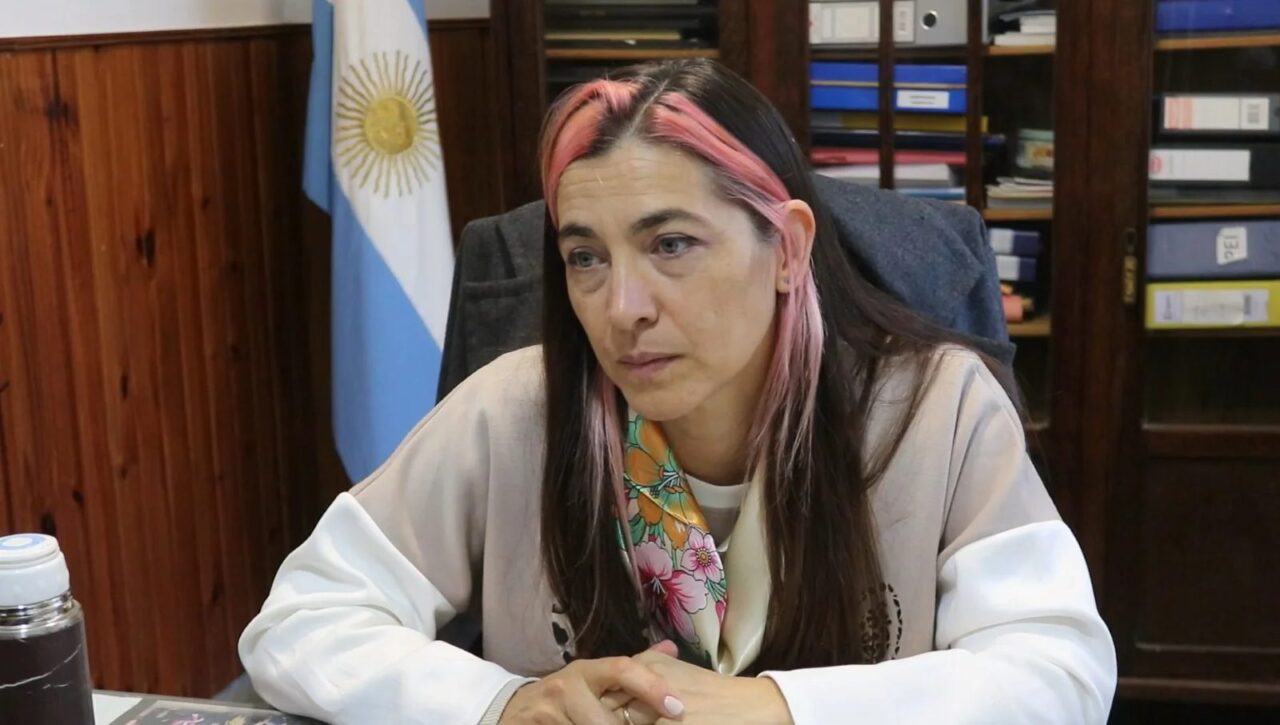 CHARLA PARA ADOLESCENTES Y FAMILIAS EN LA ESCUELA Nº 8120 DE MONTES DE OCA