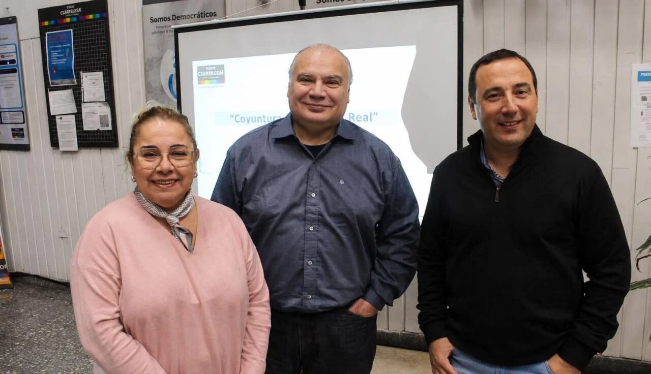 CHARLA SOBRE COYUNTURA Y ECONOMÍA REAL EN EL BANCO CREDICOOP LAS ROSAS