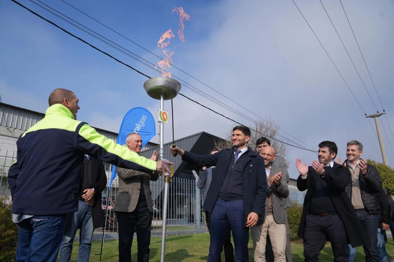PULLARO INAUGURÓ EL GASODUCTO REGIONAL SUR: “EN SANTA FE LA OBRA PÚBLICA NO ES SINÓNIMO DE CORRUPCIÓN, SINO DE DESARROLLO, IGUALDAD Y TRABAJO”