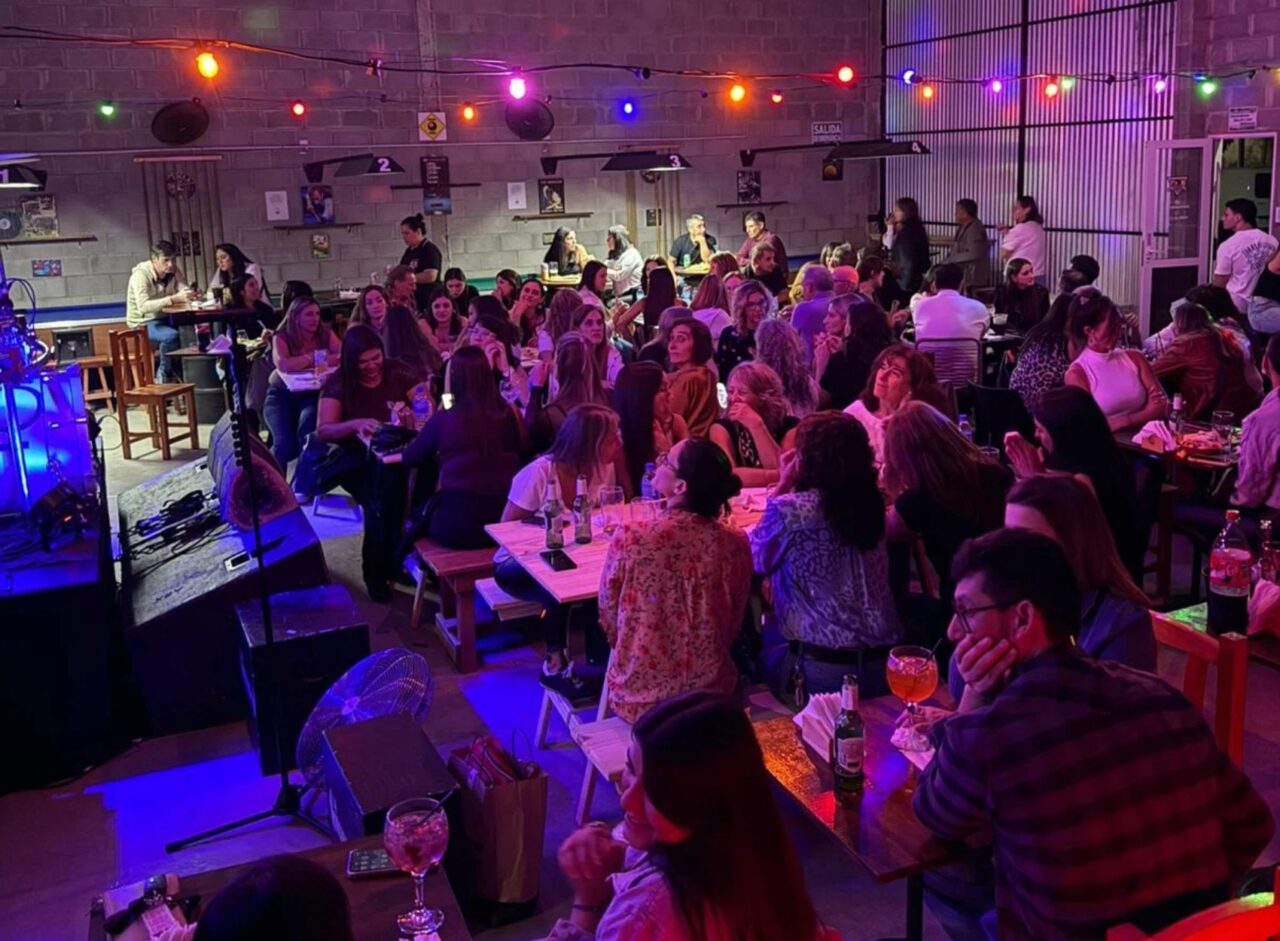 BAR POOL 1995 CELEBRA SU PRIMER ANIVERSARIO CON UNA NOCHE A PURO ROCK EN LAS ROSAS