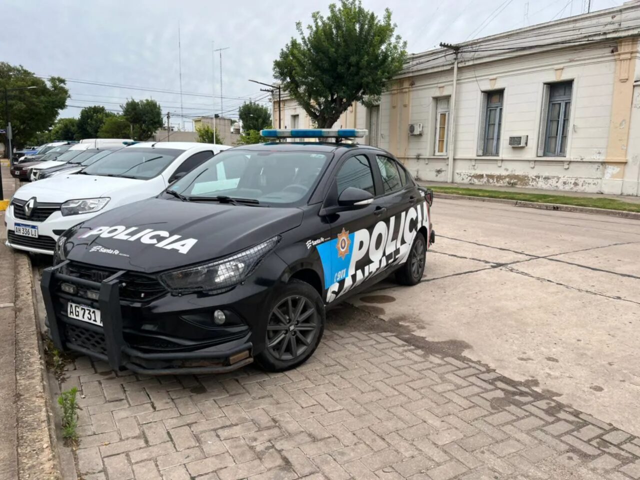 LAS ROSAS: ENCONTRARON A UN HOMBRE DESNUDO Y CON LESIONES EN LA VÍA PÚBLICA