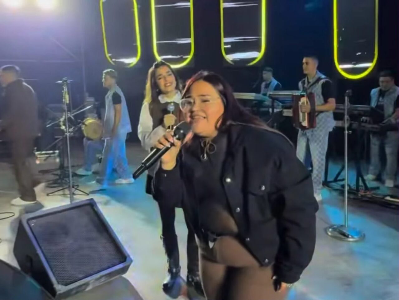 DALMA HERNÁNDEZ CUMPLIÓ UN SUEÑO: CANTÓ JUNTO A EUGE QUEVEDO EN LAS PAREJAS